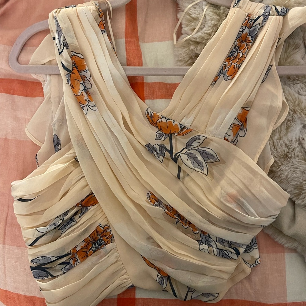 Astr the label top